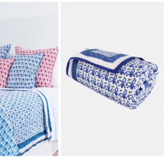 Roller Rabbit - Blue Monkey Quilt - Size Twin / Twin XL - Picture 1 of 3